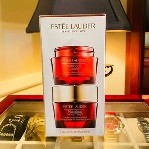 Estée Lauder Nutritious Vitality8 Day & Night